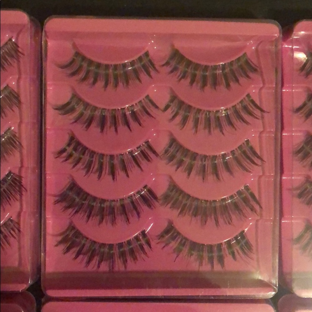 Beautiful lashes 👸💕 - Picture 8 of 8